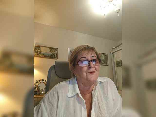 KarinkaSweet webcam