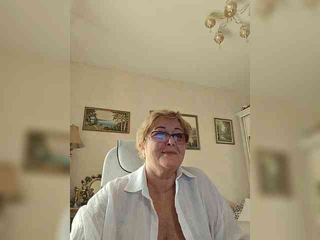 KarinkaSweet webcam