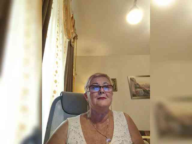 KarinkaSweet webcam