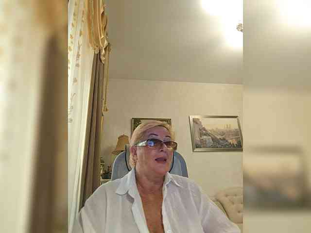 KarinkaSweet webcam