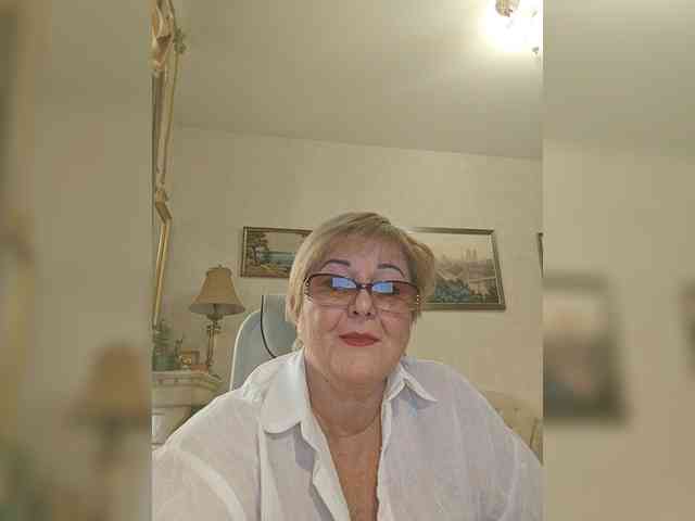 KarinkaSweet webcam