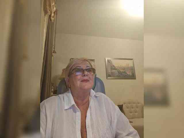 KarinkaSweet webcam