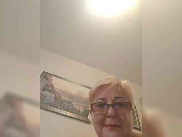 KarinkaSweet webcam