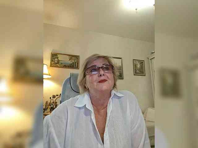 KarinkaSweet webcam