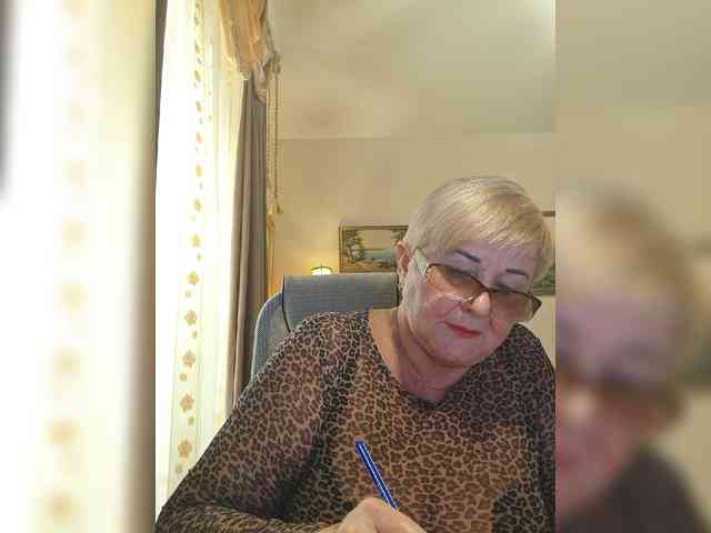 KarinkaSweet webcam