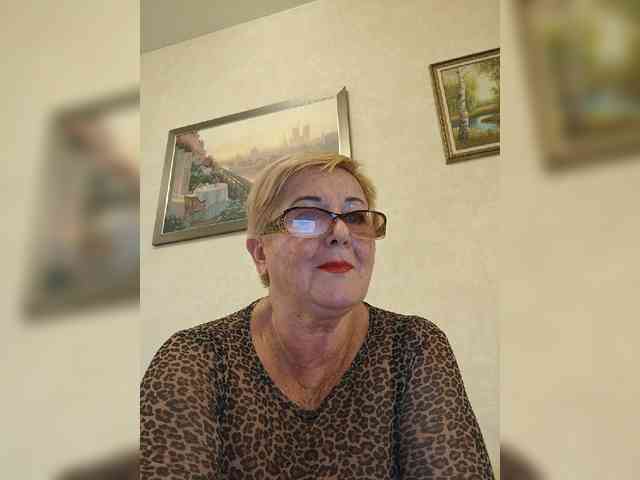 KarinkaSweet webcam