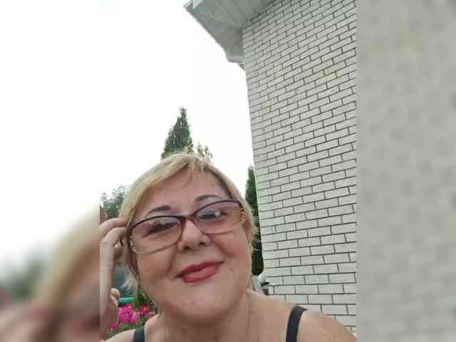 KarinkaSweet webcam