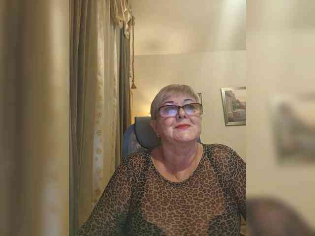 KarinkaSweet webcam