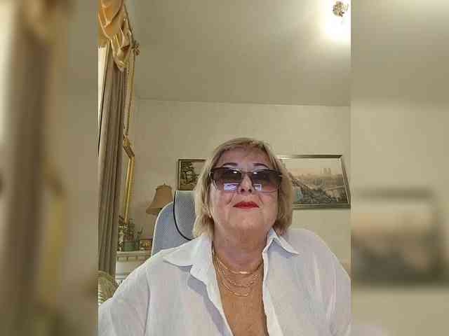 KarinkaSweet webcam