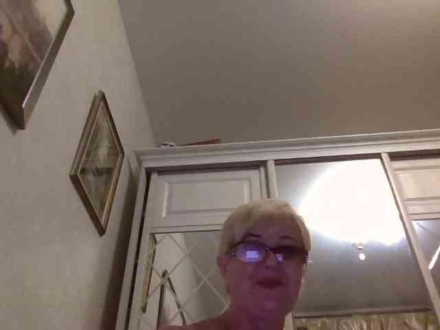 KarinkaSweet webcam