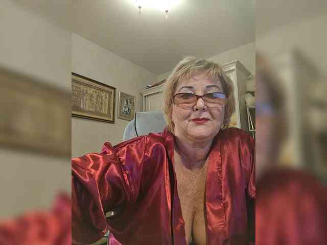 KarinkaSweet webcam