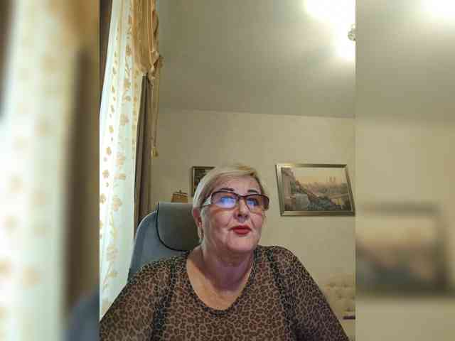 KarinkaSweet webcam