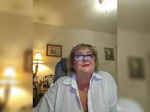 KarinkaSweet webcam