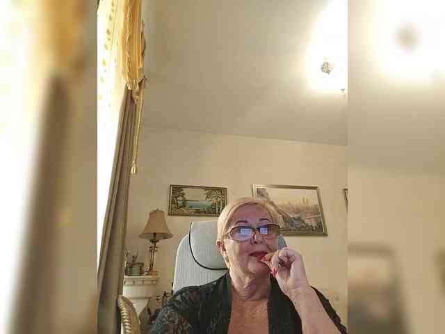 KarinkaSweet webcam