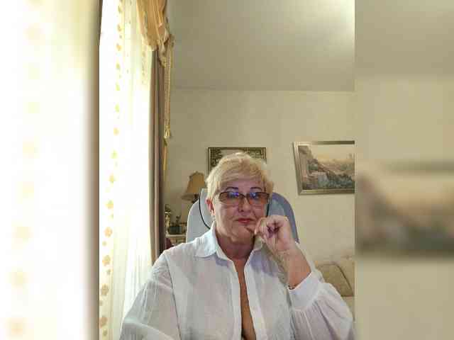 KarinkaSweet webcam