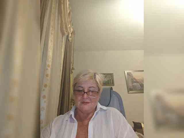 KarinkaSweet webcam