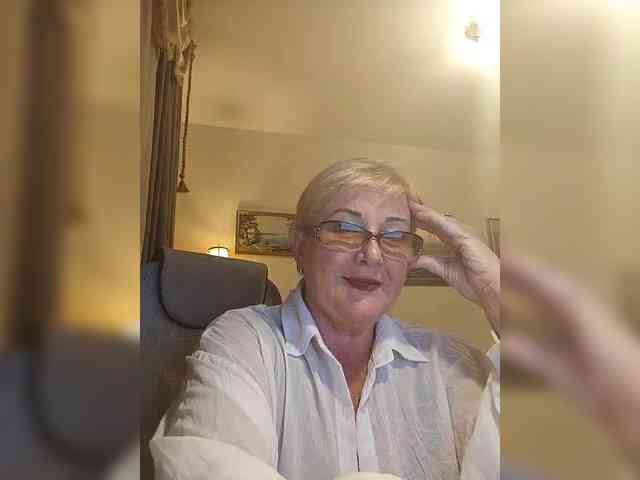 KarinkaSweet webcam