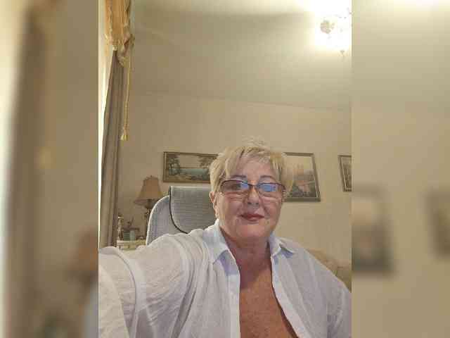 KarinkaSweet webcam