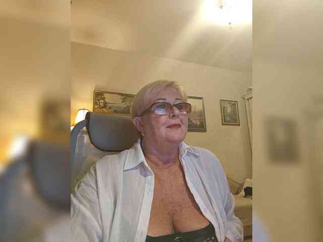 KarinkaSweet webcam