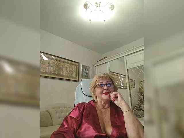 KarinkaSweet webcam