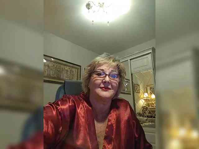 KarinkaSweet webcam