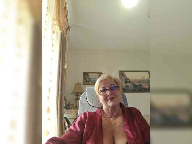KarinkaSweet webcam