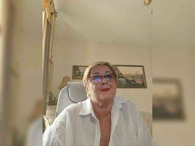 KarinkaSweet webcam