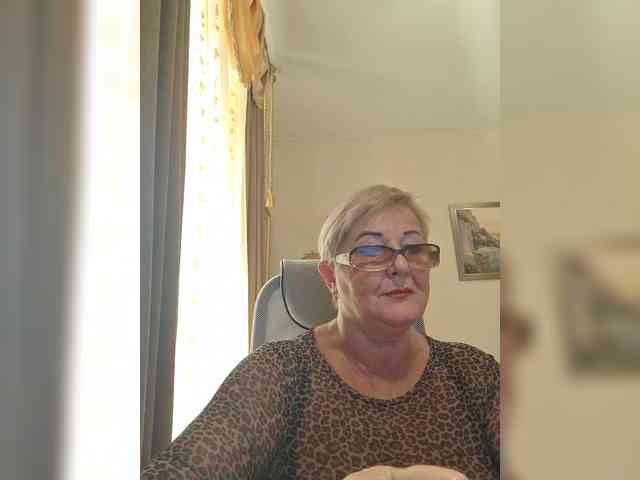 KarinkaSweet webcam