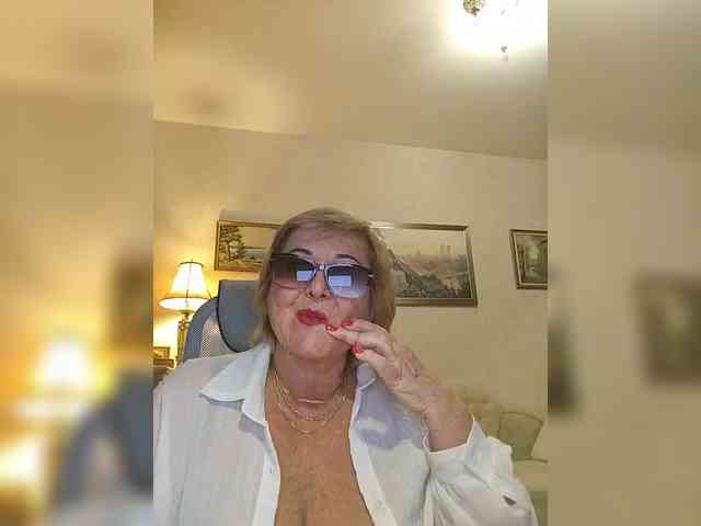 KarinkaSweet webcam