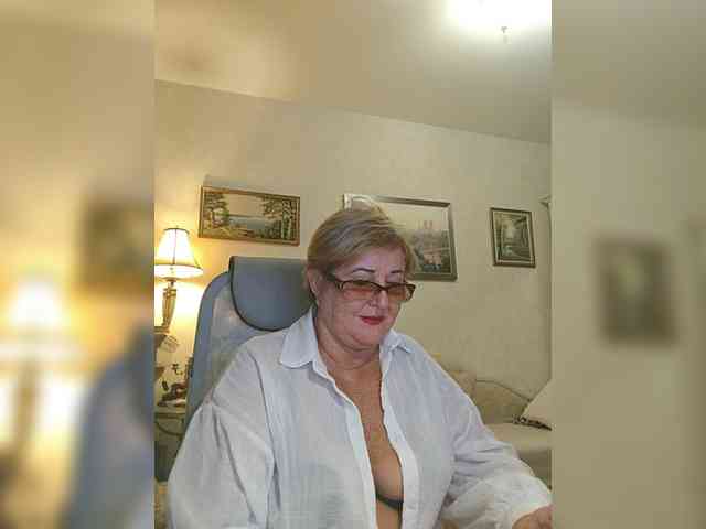 KarinkaSweet webcam