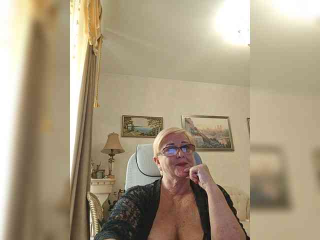 KarinkaSweet webcam
