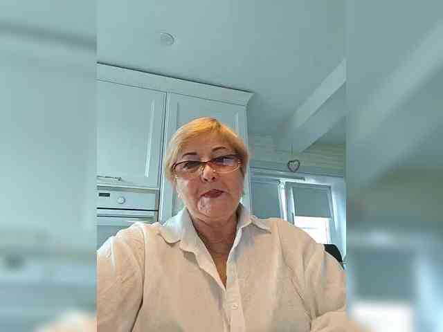 KarinkaSweet webcam