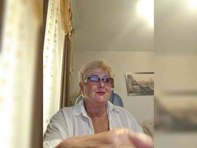 KarinkaSweet webcam