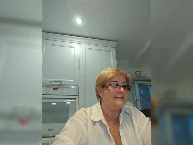 KarinkaSweet webcam