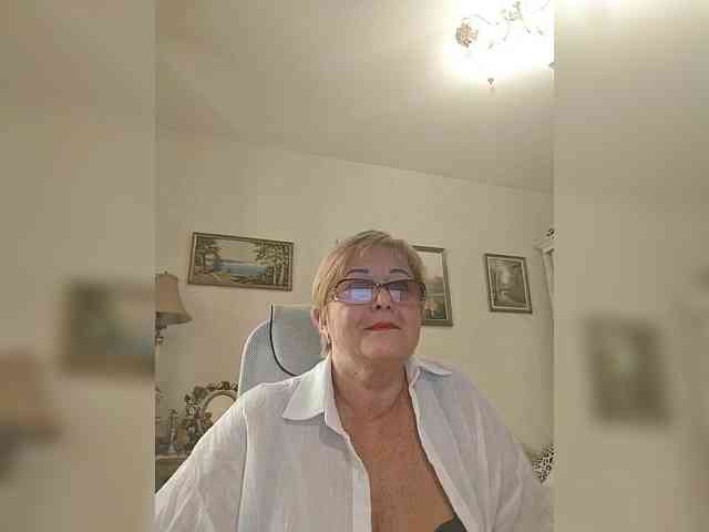 KarinkaSweet webcam