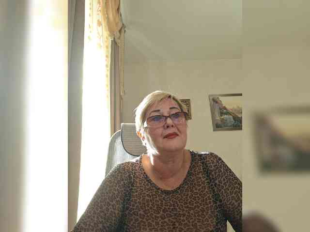 KarinkaSweet webcam