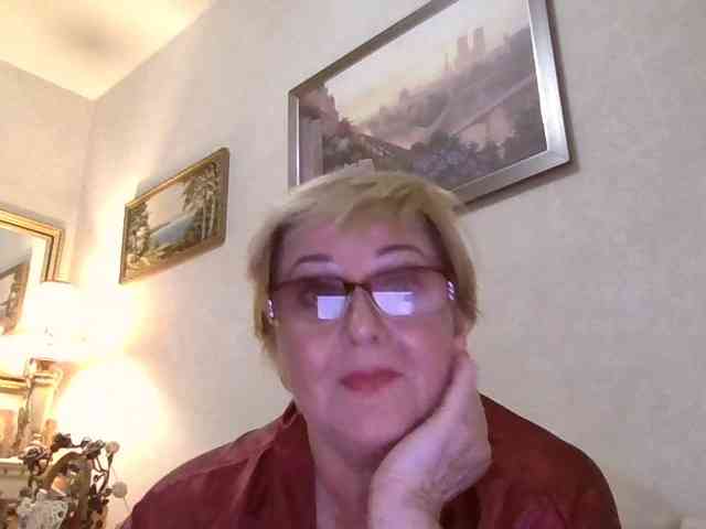 KarinkaSweet webcam