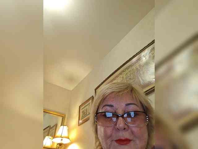 KarinkaSweet webcam