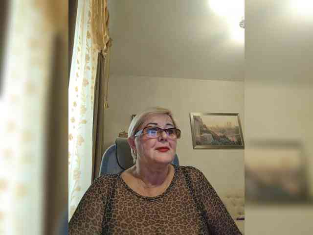 KarinkaSweet webcam
