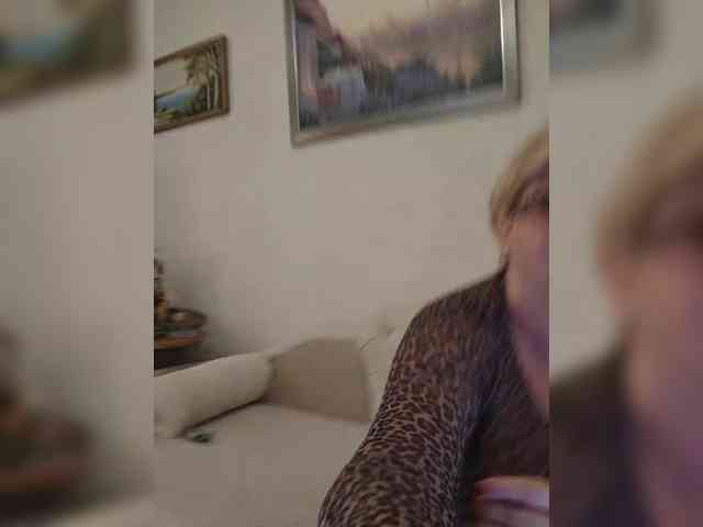 KarinkaSweet webcam