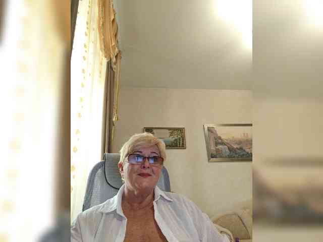 KarinkaSweet webcam