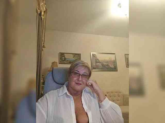 KarinkaSweet webcam