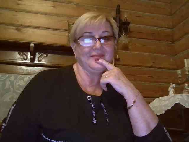 KarinkaSweet webcam