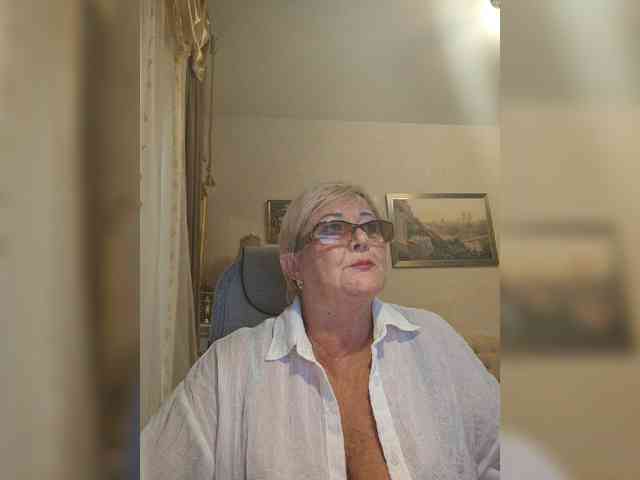 KarinkaSweet webcam