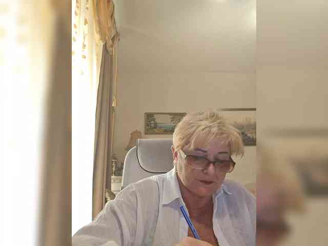 KarinkaSweet webcam