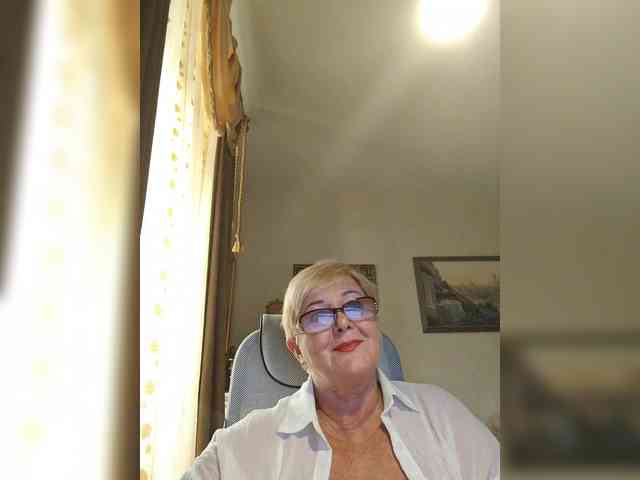 KarinkaSweet webcam