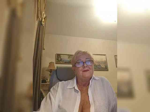 KarinkaSweet webcam