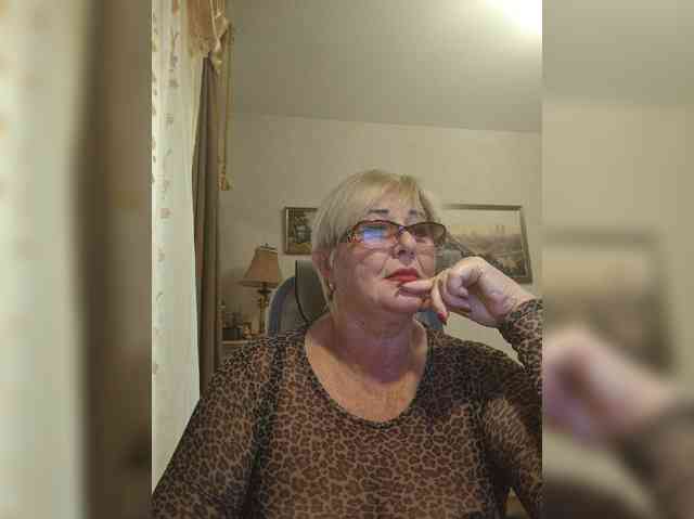 KarinkaSweet webcam
