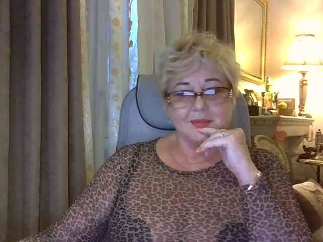 KarinkaSweet webcam