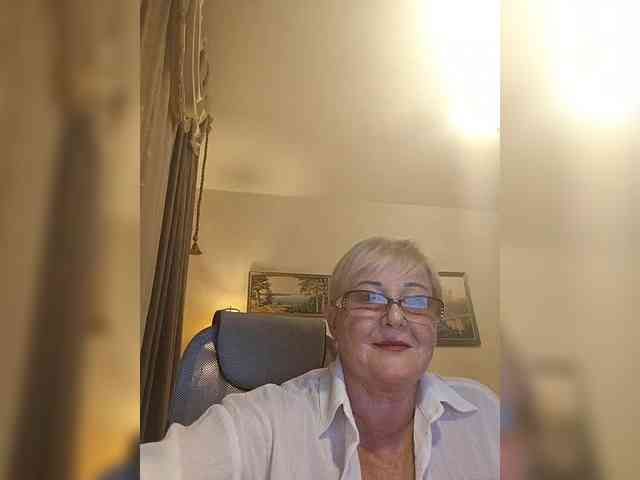 KarinkaSweet webcam